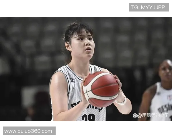 中国女篮新星李月汝表现出色砍下10分15篮板3助攻3盖帽助力球队胜利